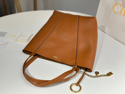 CHLOÉ SPIN TOTE BAG IN GRAINED LEATHER