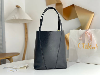 CHLOÉ SPIN TOTE BAG IN GRAINED LEATHER