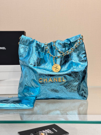 CHANEL 22 Handbag