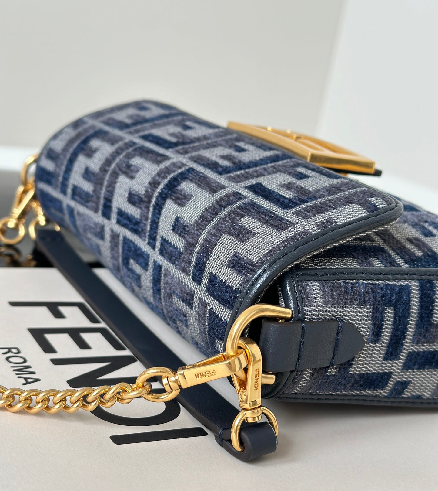 Baguette Dark blue FF chenille bag