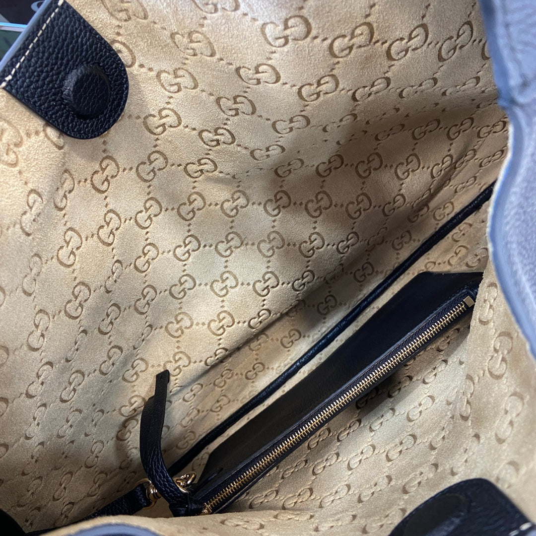 B MEDIUM SHOULDER BAG